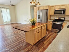 711 N Park St in Crescent City, FL - Building Photo - Building Photo