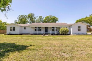 211 Tate Ln in Round Rock, TX - Building Photo