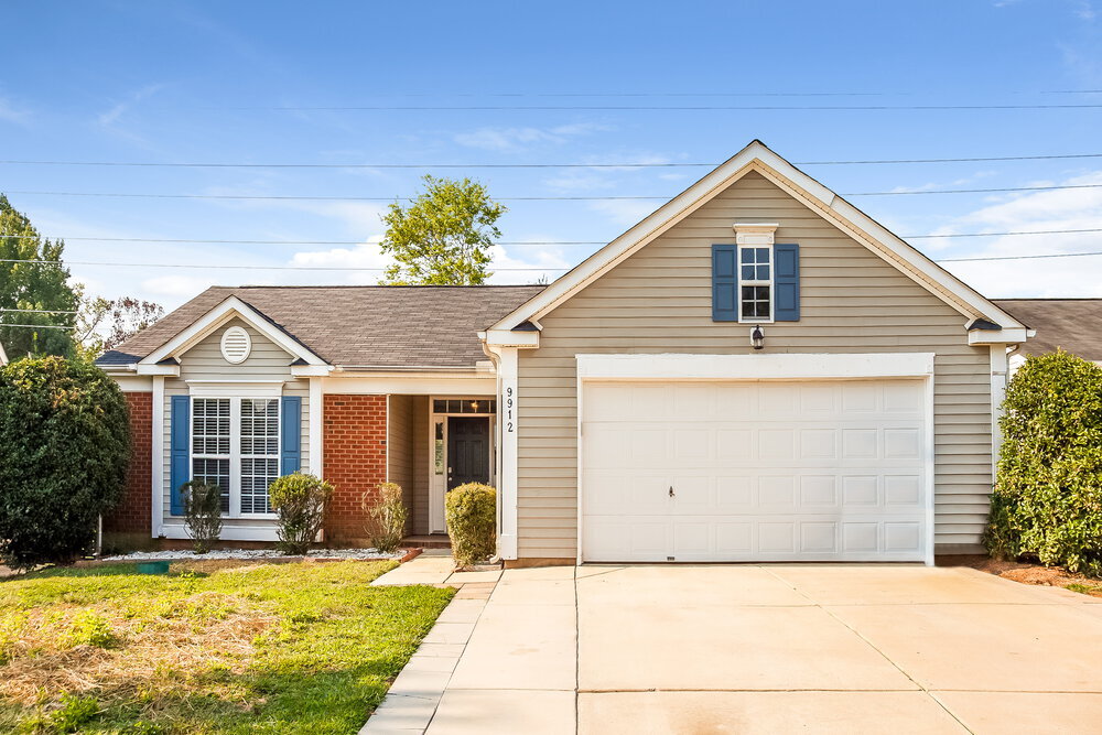 9912 Peppermint Ln in Charlotte, NC - Foto de edificio