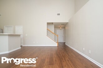 110 Lyndhurst Dr in La Vergne, TN - Foto de edificio - Building Photo