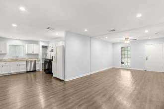 121 Meadow Hill in Converse, TX - Building Photo - Building Photo