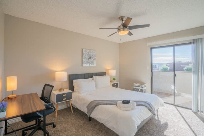 8550 E McDowell Rd in Scottsdale, AZ - Foto de edificio - Building Photo