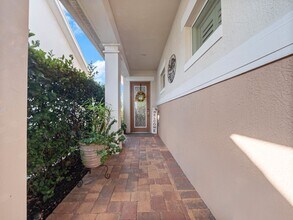 4904 W Fountainwood Dr in St. Cloud, FL - Building Photo - Building Photo