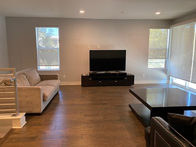 270 Rockefeller, Unit 270 Rockefeller in Irvine, CA - Building Photo - Building Photo