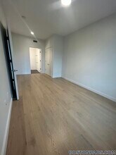 55 Brighton Ave, Unit 205 in Boston, MA - Foto de edificio - Building Photo