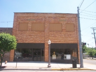 622 Seventh Ave in Beaver Falls, PA - Building Photo