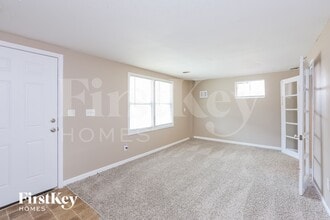 1104 Kearney Rd in Excelsior Springs, MO - Foto de edificio - Building Photo