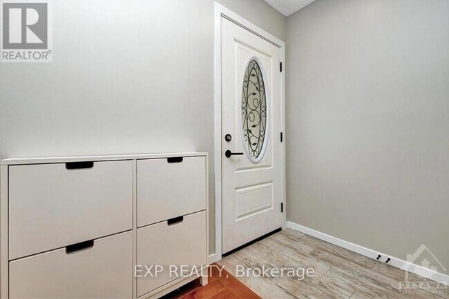 25 Epworth Ave in Ottawa, ON - Building Photo - Building Photo