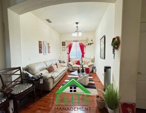 3429 Nouveau Way in Gold River, CA - Building Photo - Building Photo