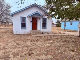 1709 47th St in Lubbock, TX - Building Photo