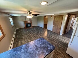 82 Grant St, Unit Upper in Depew, NY - Building Photo