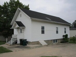 601 W Smith St in Kirksville, MO - Foto de edificio - Building Photo