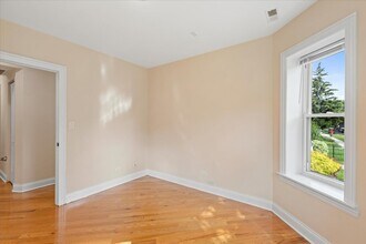 4010 N Central Park Ave, Unit 3E in Chicago, IL - Building Photo - Building Photo