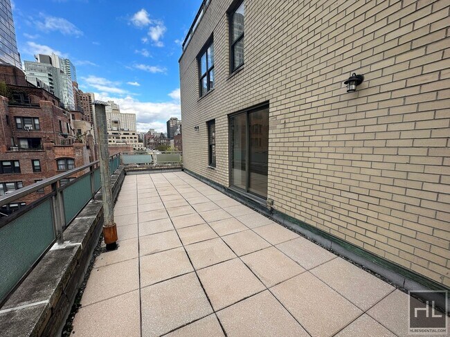 EAST 49 STREET, Unit 10J in New York, NY - Building Photo - Building Photo