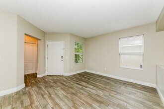 12652 Evington Point Dr in Riverview, FL - Foto de edificio - Building Photo