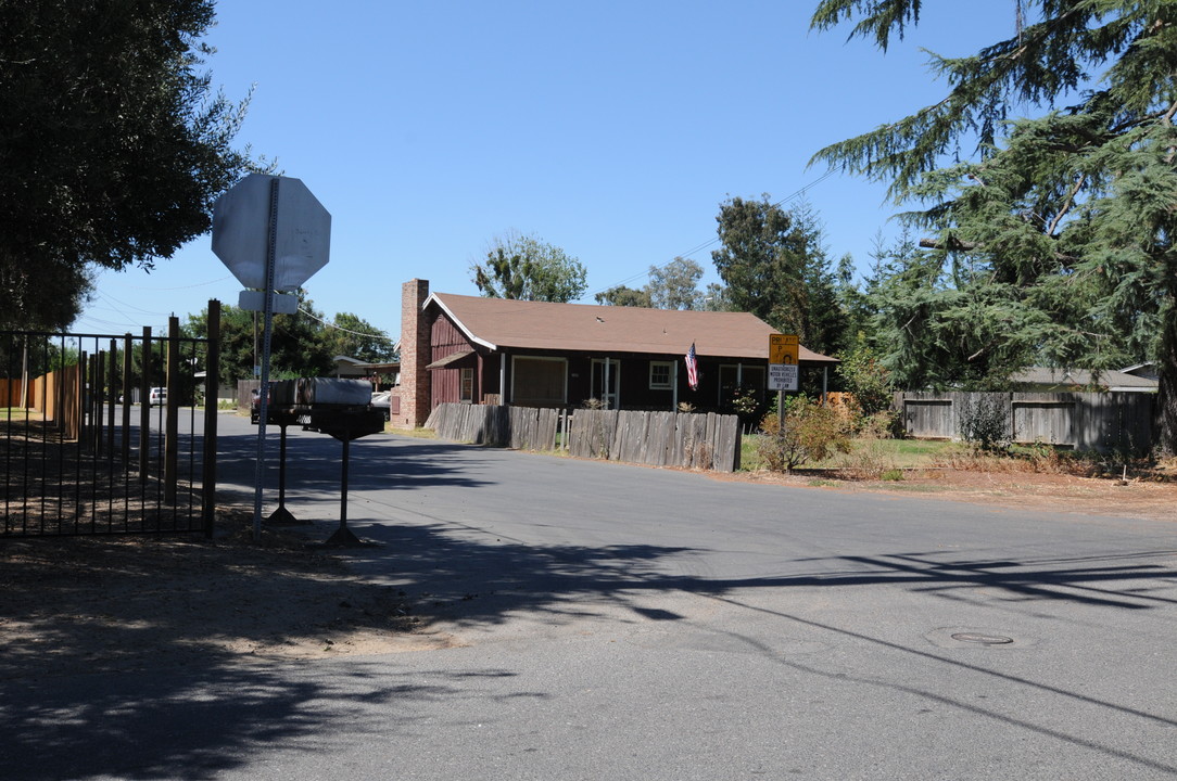 1429 Ohio Ave in Modesto, CA - Building Photo