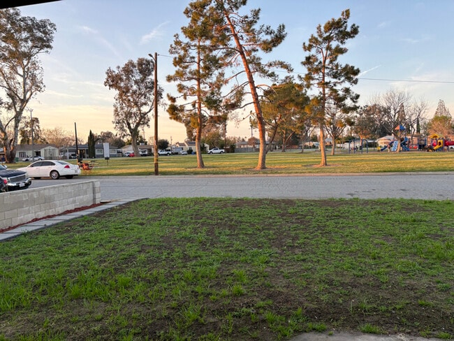 607 Linda Vista Dr in Bakersfield, CA - Building Photo - Building Photo