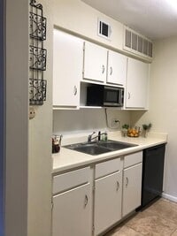 845 Augusta Dr photo'