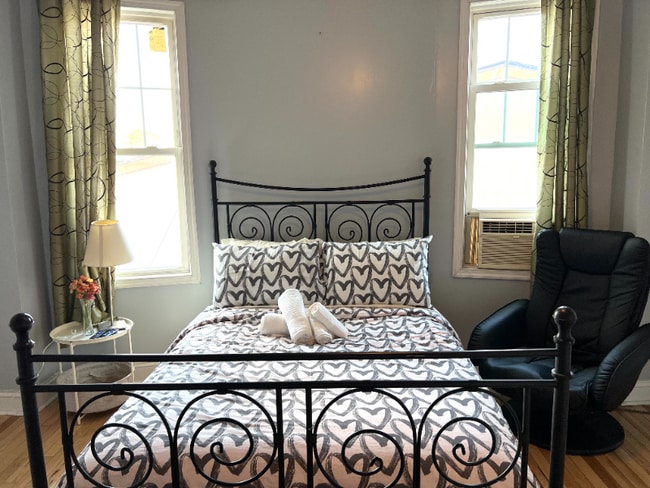 5023 Spruce St in Philadelphia, PA - Building Photo - Building Photo