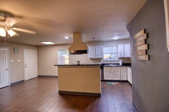 1622 Dove Run in Brookshire, TX - Building Photo - Building Photo