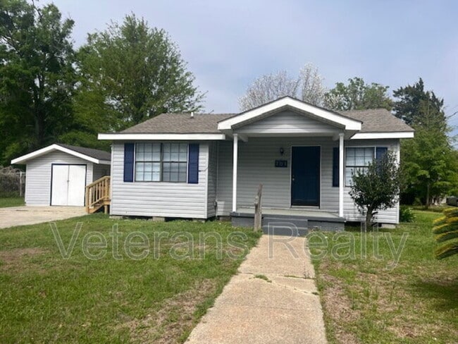 property at 701 N Nicholson Ave