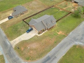 202 Parkview Dr in Fletcher, OK - Building Photo - Building Photo