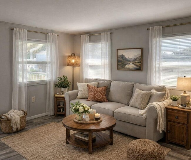 17031 US-301 in Dade City, FL - Building Photo - Building Photo