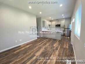 921 N Alder St in Tacoma, WA - Building Photo - Building Photo