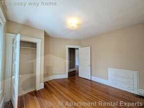 49 Conwell Ave, Unit #2 in Somerville, MA - Building Photo - Building Photo