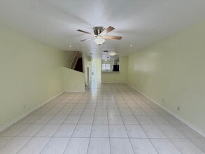 1910 Lakeview Dr W in Royal Palm Beach, FL - Building Photo - Building Photo