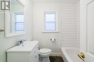 18 Northview Ave in Toronto, ON - Building Photo - Building Photo
