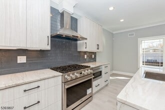 8 Gregory Rd in Springfield, NJ - Building Photo - Building Photo