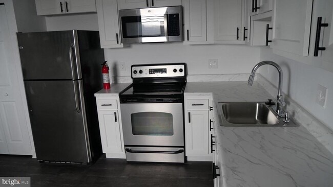 property at 708 59th Pl