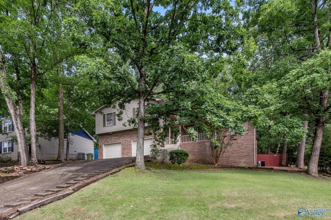 property at 2624 Excalibur Dr SE