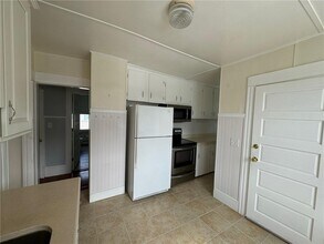 15 Freeborn St in Newport, RI - Building Photo - Building Photo