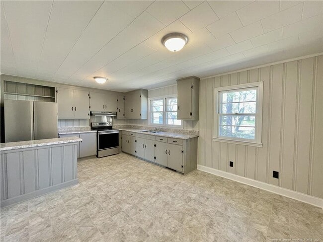 531 E Donaldson Ave in Raeford, NC - Building Photo - Building Photo