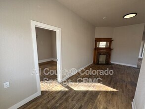 330 E Cache La Poudre St in Colorado Springs, CO - Foto de edificio - Building Photo