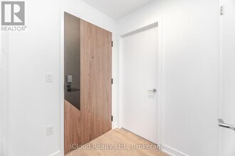 1037 The Queensway in Toronto, ON - Building Photo - Building Photo