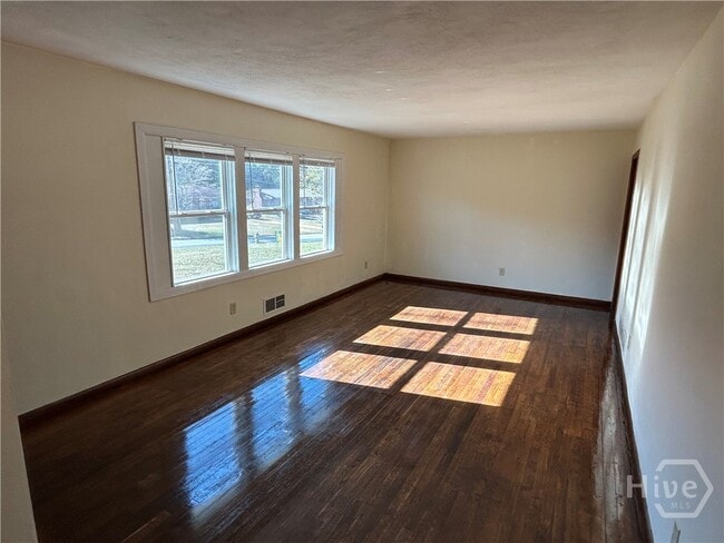 property at 190 Northcrest Dr