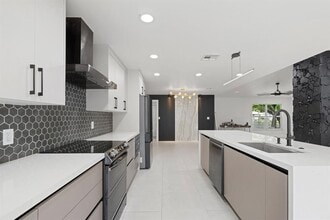 1833 NW 104th Ave in Coral Springs, FL - Building Photo - Building Photo