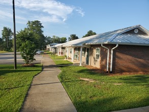 Tanglewood Apartments in Blakely, GA - Building Photo - Building Photo