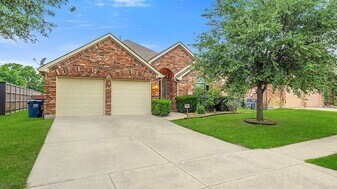 2224 Crestridge Dr in Little Elm, TX - Building Photo