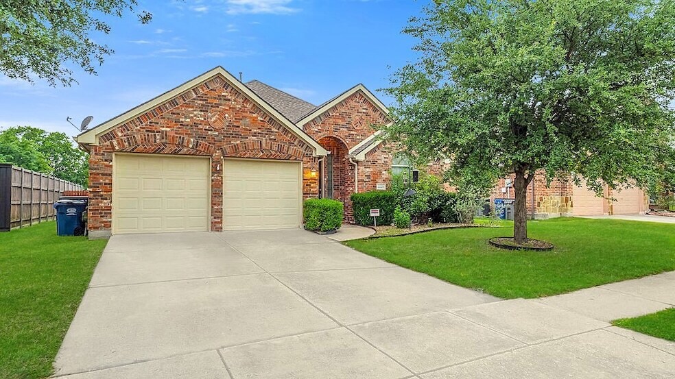 2224 Crestridge Dr in Little Elm, TX - Building Photo