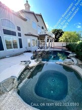 13236 N 13th St in Phoenix, AZ - Building Photo - Building Photo