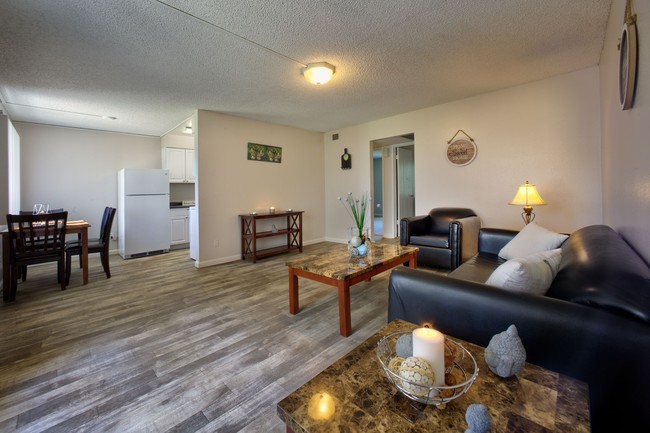 Fair Oaks Apartments in Sacramento, CA - Building Photo - Interior Photo