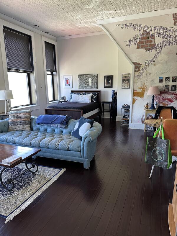 733 Massachusetts St in Lawrence, KS - Building Photo - Building Photo