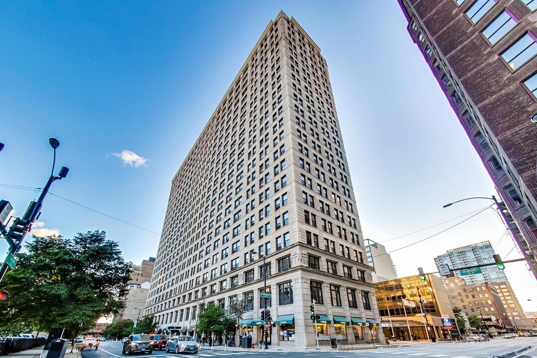 600 S Dearborn St in Chicago, IL - Building Photo
