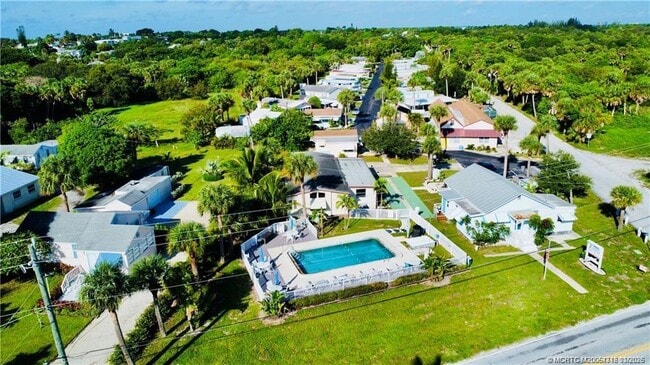 4800 NE Blue Heron Ln in Jensen Beach, FL - Building Photo - Building Photo