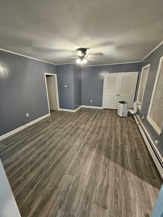 160 Papineau Ave in Woonsocket, RI - Building Photo