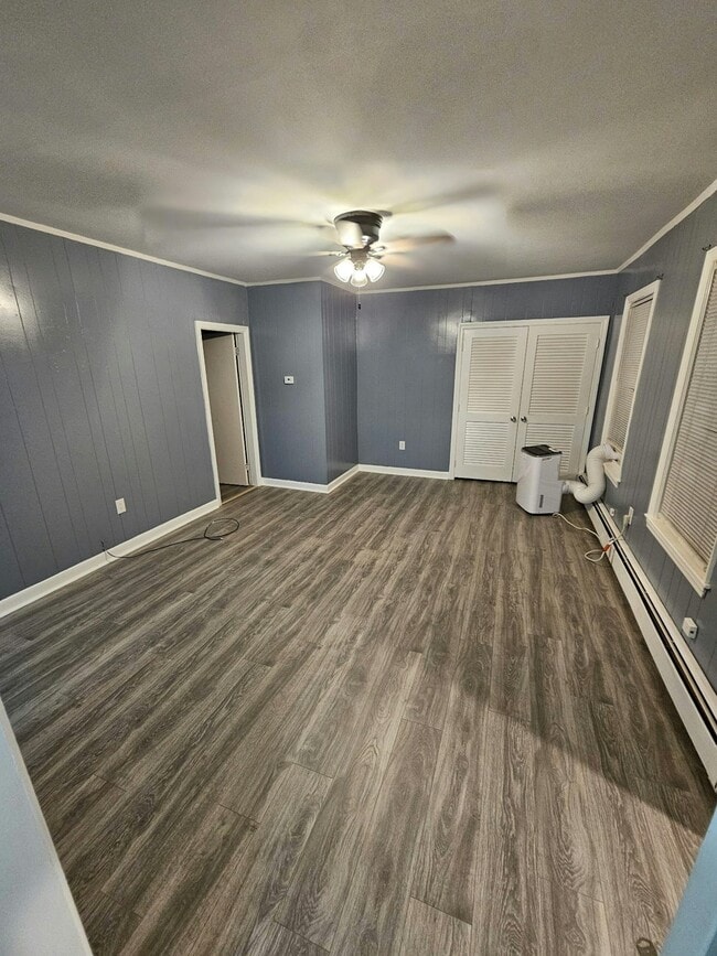 property at 160 Papineau Ave